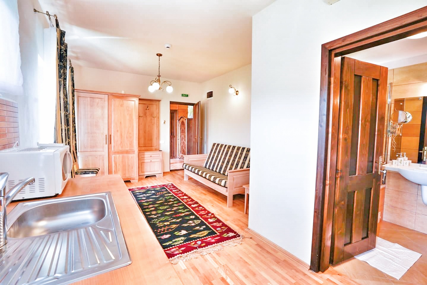 FB_IMG_1533457850954-01